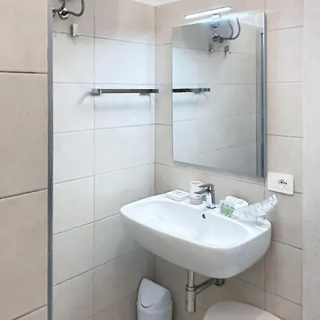 Nemo Centre Bed & Breakfast 3*