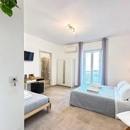 Nemo Centre Bed & Breakfast 3*